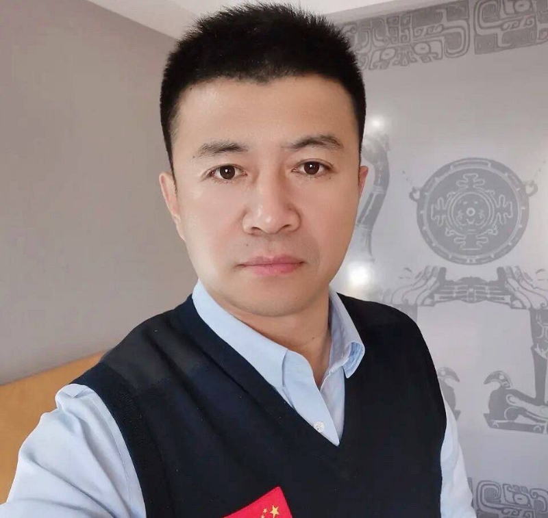 生在红旗下的第一张照片--南京交友中心